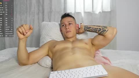 Snapshot of muscle_king_cum chatting on 10-20-25, 03:34 muscle_king_cum online show from 10-20-25, 03:34