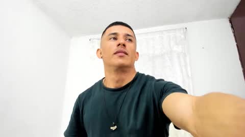 Snapshot of muscle_man07 chatting on 11-15-25, 01:36 Muscle Man online show from 11-15-25, 01:36