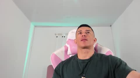 Snapshot of muscle_man07 chatting on 01-07-26, 03:25 Muscle Man online show from 01-07-26, 03:25