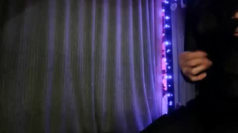 Snapshot of muscle_mommyy chatting on 09-28-25, 02:17 arami online show from 09-28-25, 02:17