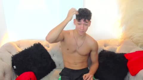 Snapshot of muscle_myke chatting on 12-07-24, 07:10 myke online show from 12-07-24, 07:10