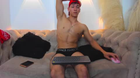 Snapshot of muscle_myke chatting on 12-11-24, 10:27 myke online show from 12-11-24, 10:27