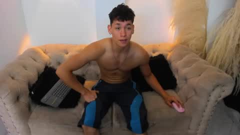 Snapshot of muscle_myke chatting on 12-15-24, 06:26 myke online show from 12-15-24, 06:26