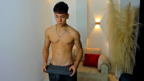 Snapshot of muscle_myke chatting on 12-20-24, 06:02 myke online show from 12-20-24, 06:02