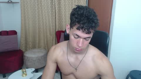 Snapshot of muscle_myke chatting on 12-21-24, 05:58 myke online show from 12-21-24, 05:58