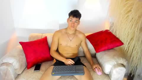 Snapshot of muscle_myke chatting on 12-23-24, 08:36 myke online show from 12-23-24, 08:36