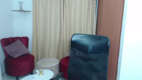 Snapshot of muscle_myke chatting on 12-31-24, 09:21 myke online show from 12-31-24, 09:21