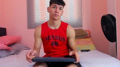 Snapshot of muscle_myke chatting on 01-06-26, 01:37 myke online show from 01-06-26, 01:37