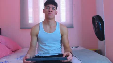 Snapshot of muscle_myke chatting on 01-08-26, 03:14 myke online show from 01-08-26, 03:14