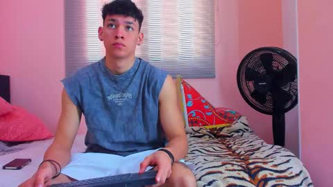 Snapshot of muscle_myke chatting on 01-09-26, 02:20 myke online show from 01-09-26, 02:20