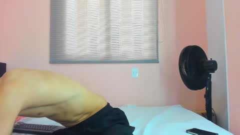 Snapshot of muscle_myke chatting on 01-10-26, 01:24 myke online show from 01-10-26, 01:24