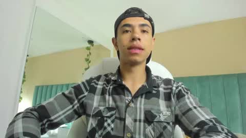 Snapshot of muscle_scott chatting on 09-12-25, 11:54 muscle scott online show from 09-12-25, 11:54