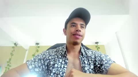 Snapshot of muscle_scott chatting on 09-29-25, 12:10 muscle scott online show from 09-29-25, 12:10