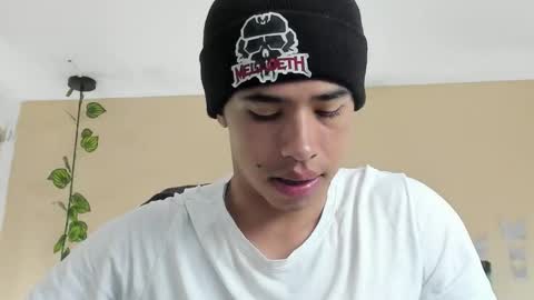 Snapshot of muscle_scott chatting on 10-06-25, 12:13 muscle scott online show from 10-06-25, 12:13