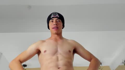 Snapshot of muscle_scott chatting on 10-10-25, 12:26 muscle scott online show from 10-10-25, 12:26