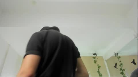 Snapshot of muscle_scott chatting on 10-27-25, 07:40 muscle scott online show from 10-27-25, 07:40