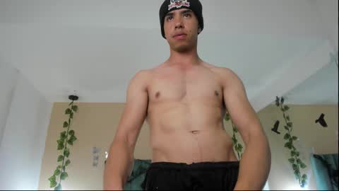 Snapshot of muscle_scott chatting on 10-28-25, 03:04 muscle scott online show from 10-28-25, 03:04