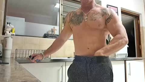 Snapshot of muscledaddy69s chatting on 04-16-26, 01:39 muscledaddy69s online show from 04-16-26, 01:39
