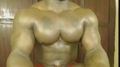musclegod23 online show from 11-05-25, 09:20