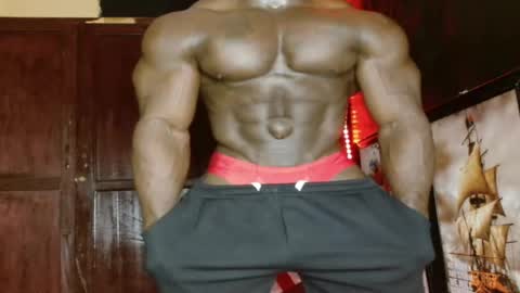 Snapshot of musclegodsammy23 chatting on 06-01-26, 05:47 musclegod23 online show from 06-01-26, 05:47