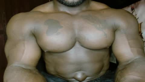 Snapshot of musclegodsammy23 chatting on 06-03-26, 09:56 musclegod23 online show from 06-03-26, 09:56