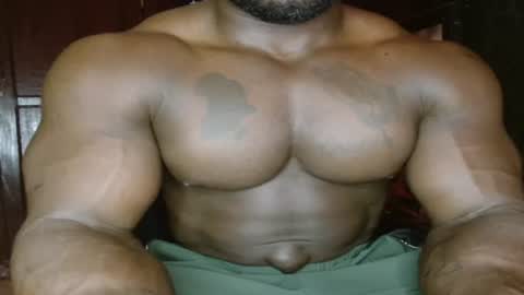 Snapshot of musclegodsammy23 chatting on 07-24-26, 10:52 musclegod23 online show from 07-24-26, 10:52