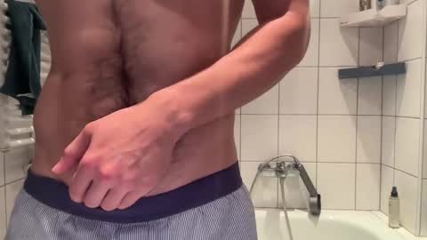 musclehair3 online show from 06-05-26, 08:20
