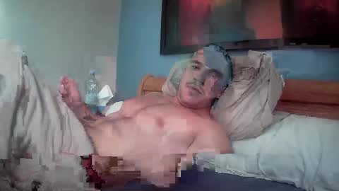 Snapshot of muscleshow00 chatting on 03-05-25, 07:38 muscleshow00 online show from 03-05-25, 07:38