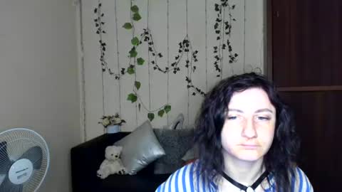 Jeneva online show from 06-18-26, 05:19