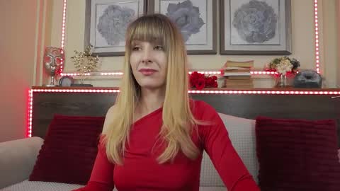 Luna  online show from 04-01-26, 07:22