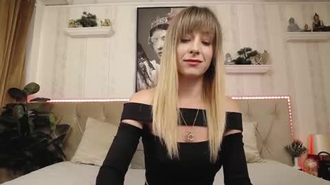 Luna  online show from 05-20-26, 07:09