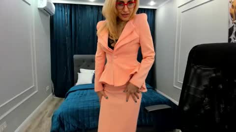 Diana online show from 01-13-25, 05:02