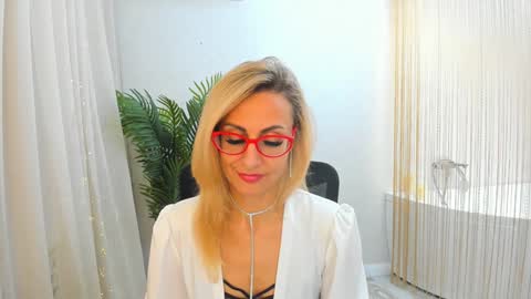 Diana online show from 01-27-25, 03:28