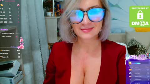 Snapshot of music_fairy chatting on 01-12-25, 01:58 Lana online show from 01-12-25, 01:58