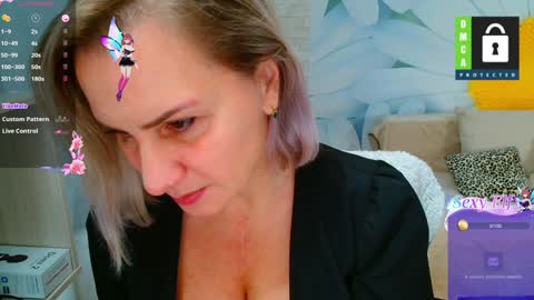 Snapshot of music_fairy chatting on 01-16-25, 08:11 Lana online show from 01-16-25, 08:11