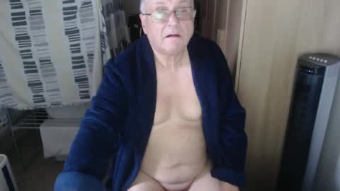 muttonuk1066 online show from 12-17-24, 09:50