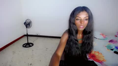 Snapshot of muyfer_latin_ts chatting on 05-18-26, 04:07 mayfer online show from 05-18-26, 04:07