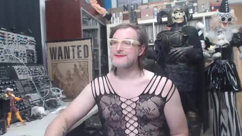 Snapshot of muziknerd chatting on 01-12-25, 08:25 Muziknerd online show from 01-12-25, 08:25