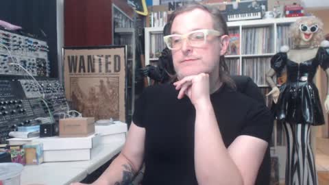 Muziknerd online show from 05-24-26, 06:51