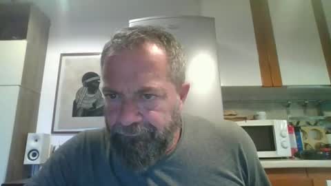 Snapshot of muzungu5 chatting on 11-04-25, 02:16 muzungu5 online show from 11-04-25, 02:16