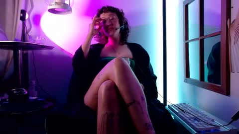 Snapshot of mx_anouk_divine chatting on 04-19-26, 03:06 Mx. Anouk Divine online show from 04-19-26, 03:06