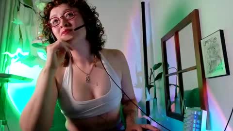 Snapshot of mx_anouk_divine chatting on 05-15-26, 11:45 Mx. Anouk Divine online show from 05-15-26, 11:45