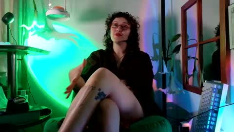 Snapshot of mx_anouk_divine chatting on 05-17-26, 12:30 Mx. Anouk Divine online show from 05-17-26, 12:30