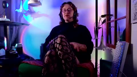 Snapshot of mx_anouk_divine chatting on 05-28-26, 02:31 Mx. Anouk Divine online show from 05-28-26, 02:31