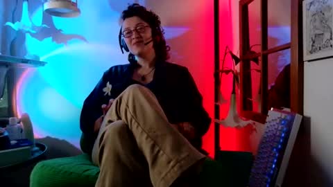 Snapshot of mx_anouk_divine chatting on 05-31-26, 05:31 Mx. Anouk Divine online show from 05-31-26, 05:31