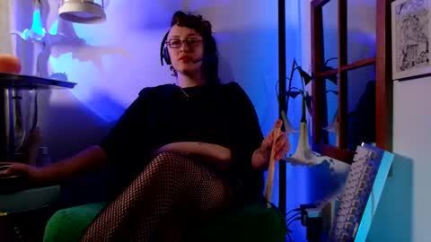 Snapshot of mx_anouk_divine chatting on 06-01-26, 10:55 Mx. Anouk Divine online show from 06-01-26, 10:55