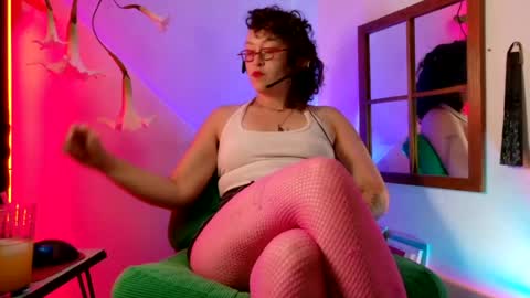 Snapshot of mx_anouk_divine chatting on 08-01-26, 10:30 Mx. Anouk Divine online show from 08-01-26, 10:30