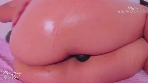Snapshot of mxsshoney chatting on 05-30-26, 02:30 Sara IG online show from 05-30-26, 02:30