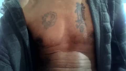 Snapshot of my432687 chatting on 12-17-25, 12:05 my432687 online show from 12-17-25, 12:05