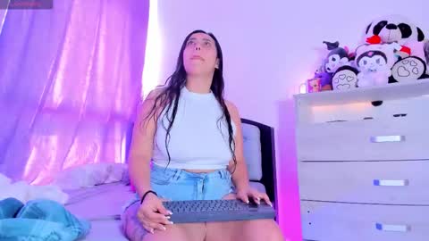 my_aleja_ online show from 03-19-26, 01:26